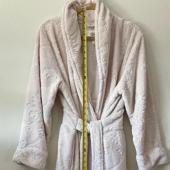 Stan Herman super-soft textured cream-colored robe EUC - Picture 8 of 12